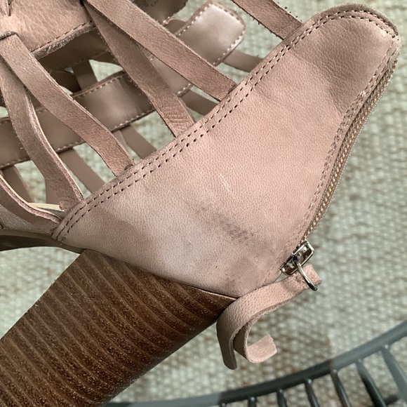 Jessica Simpson Heels. Size 8.5 - Picture 5 of 9